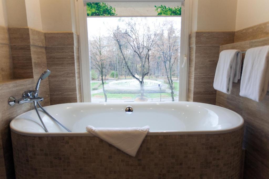 Superior Suite,452060067:JPEG